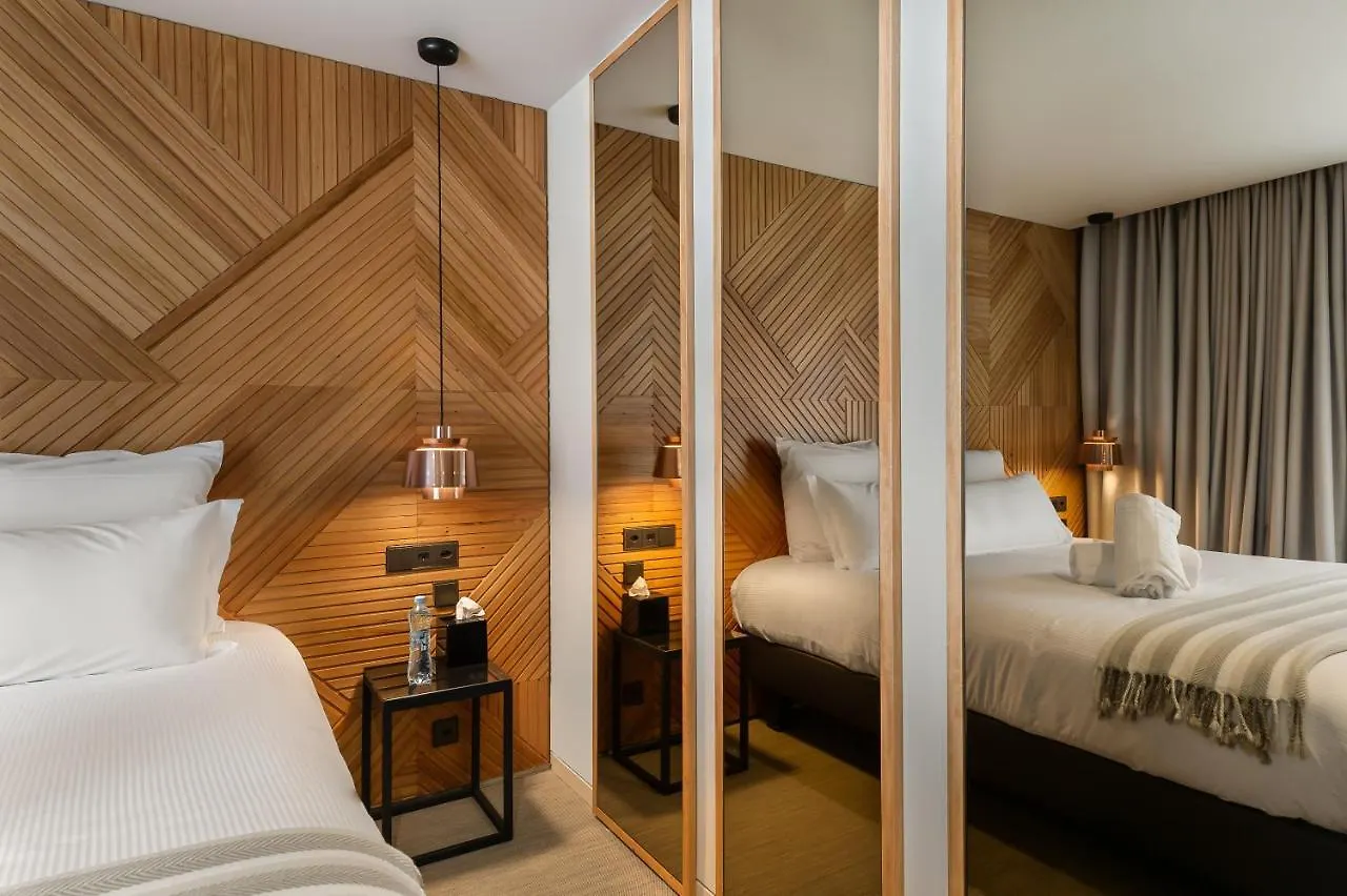 9Hotel Paquis Geneva 3*,  Switzerland