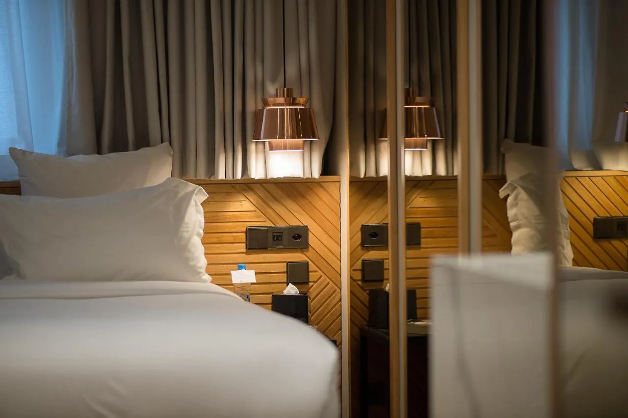 9Hotel Paquis Geneva Hotel