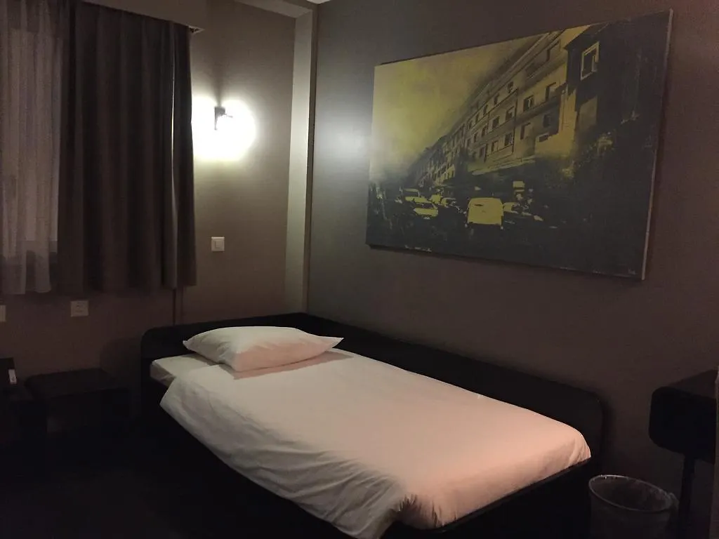9Hotel Paquis Genève 3*,